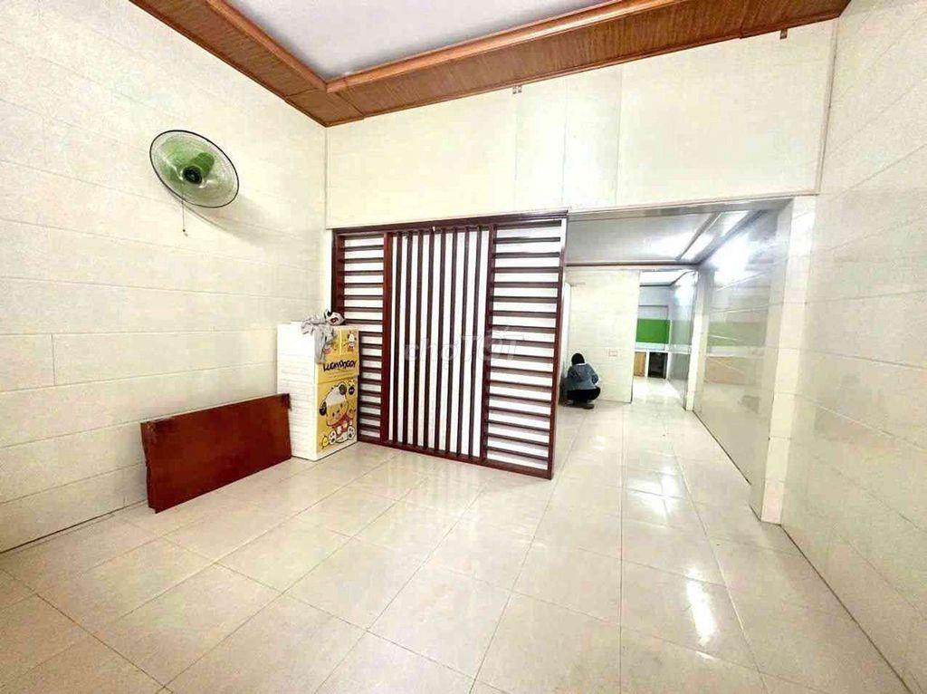 “Nhà phố giá nhà quê – 50m² Khúc Thừa Dụ chỉ 2.65 tỷ