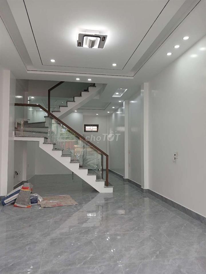 Bán nhà Máng Nước - 70m - hơn 3 tỷ - ôtô đỗ cửa - nhà mới xây độc lập