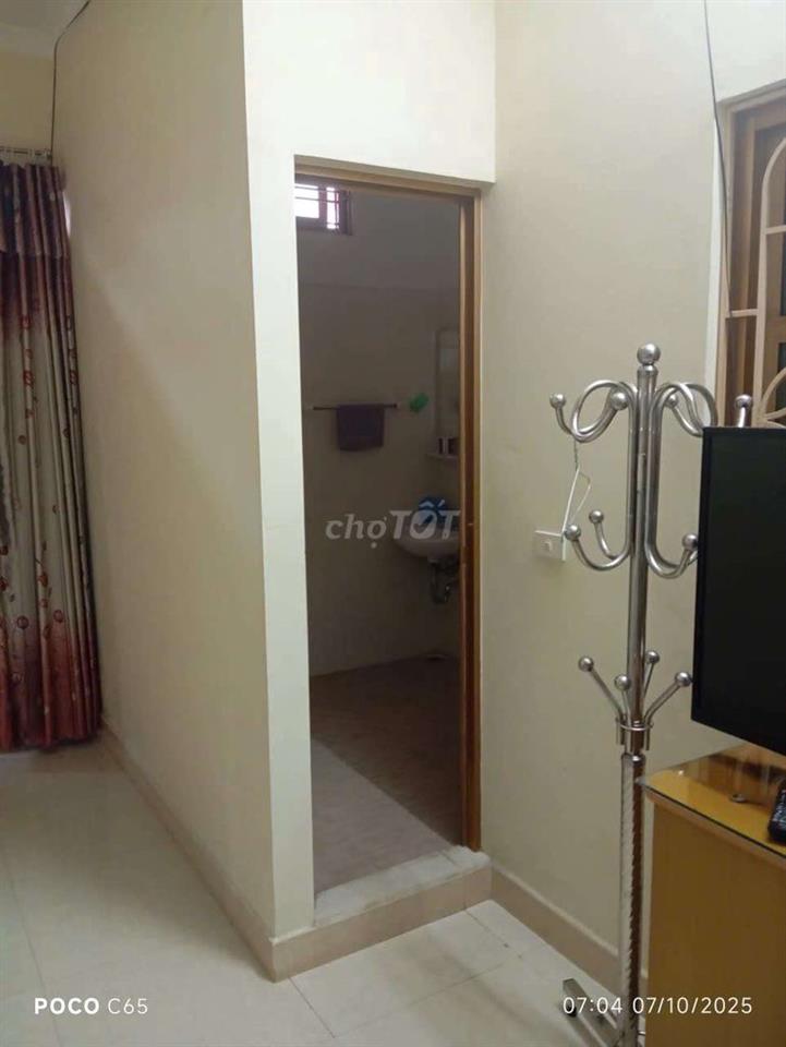 Nhà 2 tầng diện tích sàn 70m2, ngõ 2 Chợ Hàng