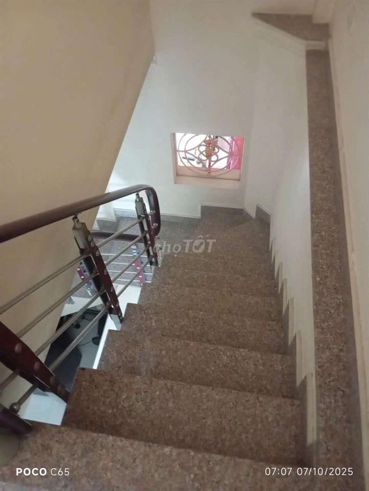 Nhà 2 tầng diện tích sàn 70m2, ngõ 2 Chợ Hàng