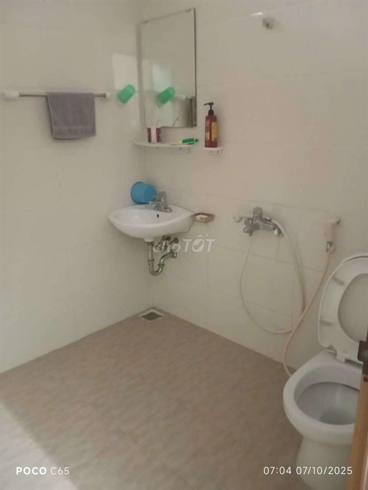 Nhà 2 tầng diện tích sàn 70m2, ngõ 2 Chợ Hàng