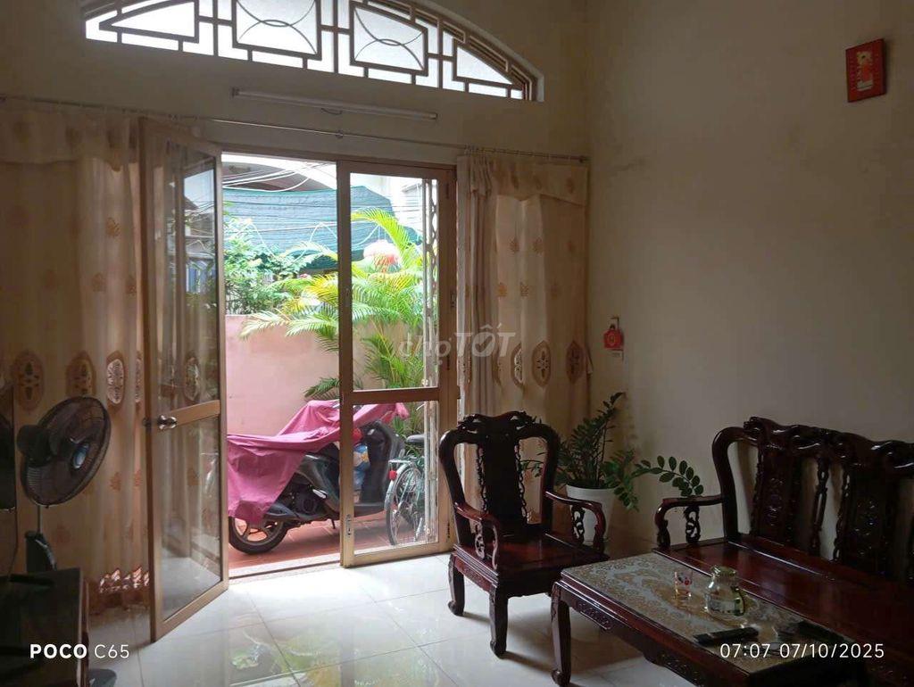 Nhà 2 tầng diện tích sàn 70m2, ngõ 2 Chợ Hàng