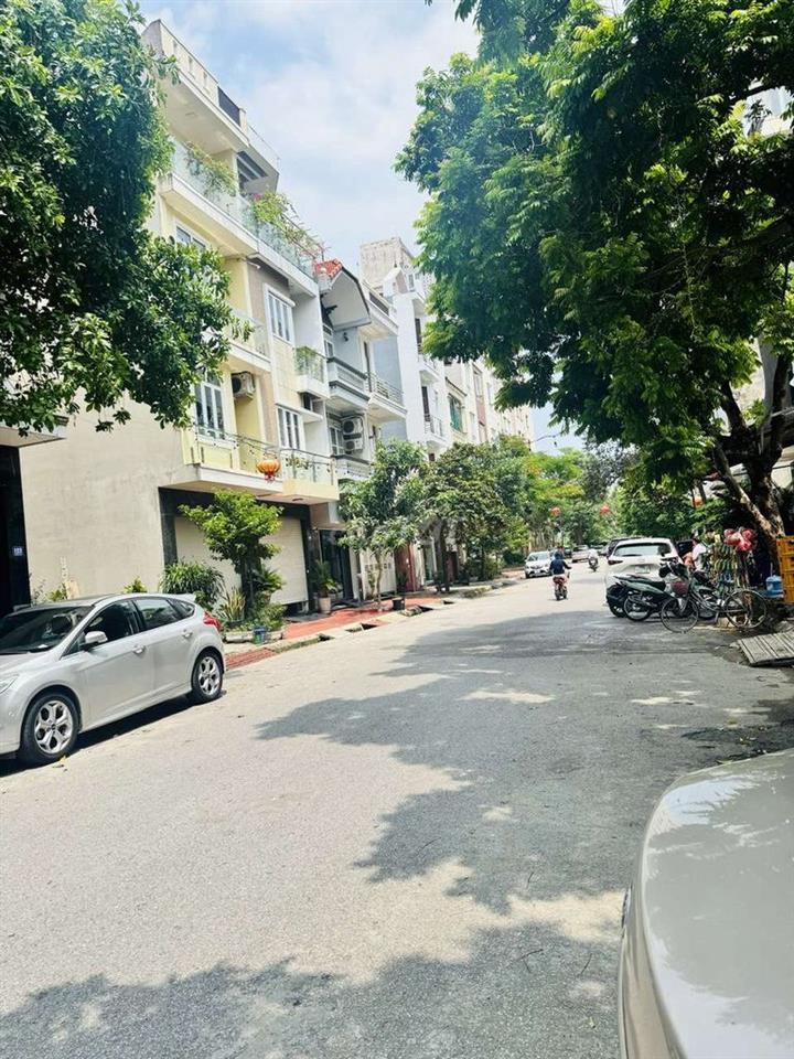 Cho thuê nhà tại lô 27 Lê Hồng Phong .Giá thuê 11 tr/ tháng 