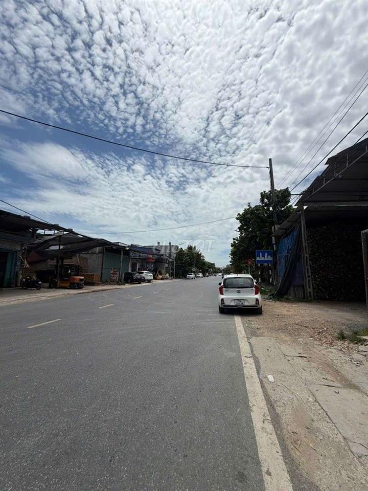 Đất nền mặt đường 360 Quốc Tuấn .Ăn Quang