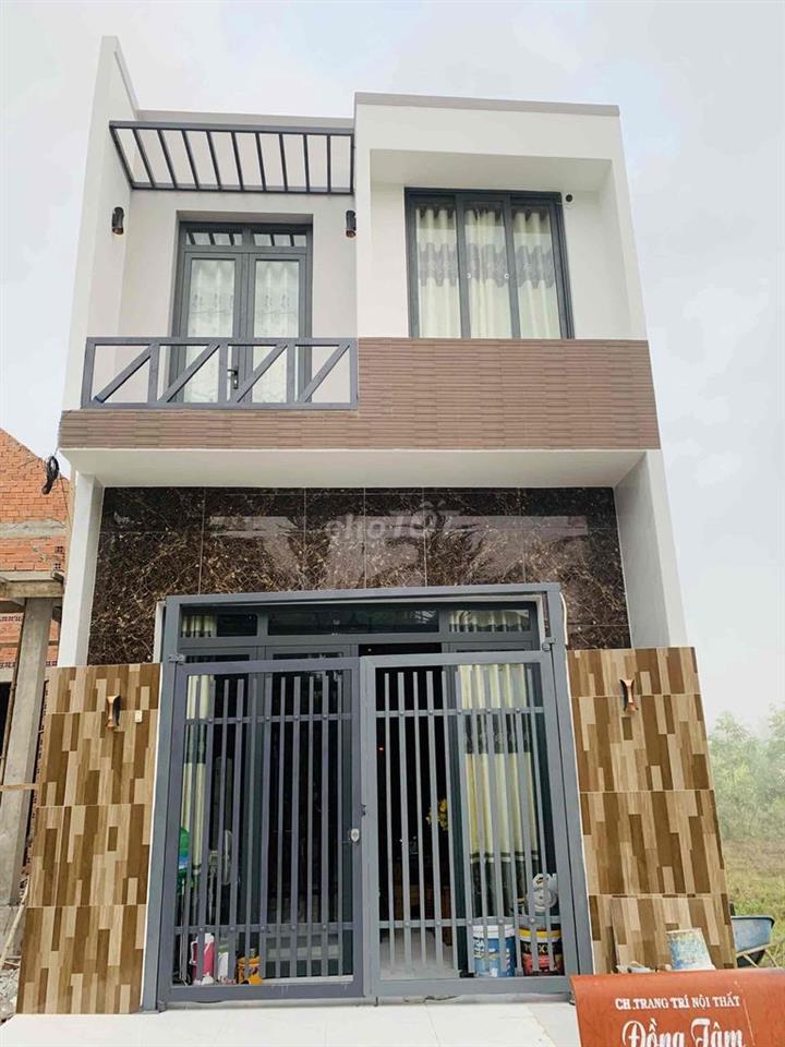 CHÍNH CHỦ CẦN BÁN NHÀ 225M2 2.7 TỶ SHR MT TRUNG TÂM XÃ TIỂU CẦN MỚI