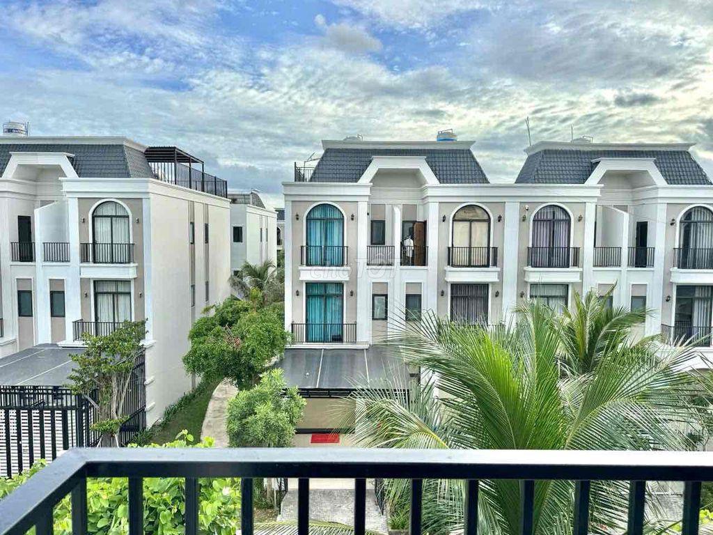 Cần bán gấp nhà ngay trung tâm mặt tiền đường Quốc Lộ 1A-Hùng Vương