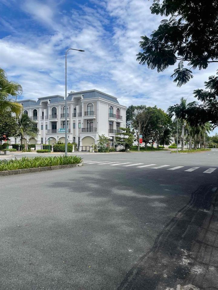 Cho thuê nhà Nguyên căn 1 trệt 2 lầu, Giá từ 10triệu - 15triệu.