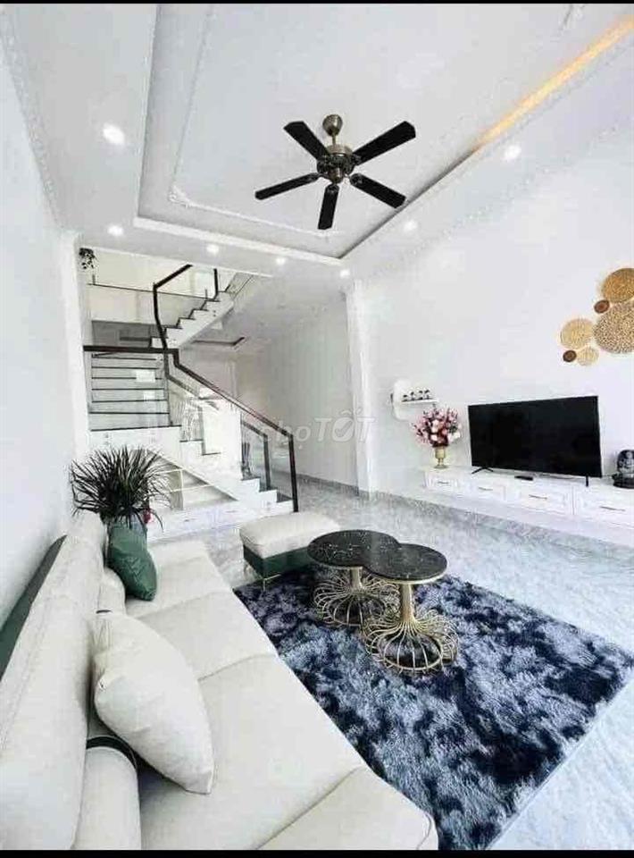 BÁN GẤP NHÀ ĐƯỜNG TỈNH LỘ 826
