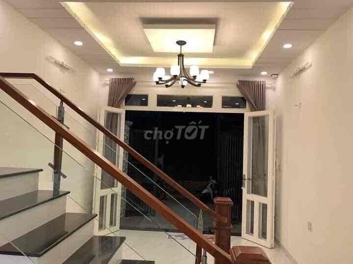 BÁN GẤP NHÀ ĐƯỜNG TL826.