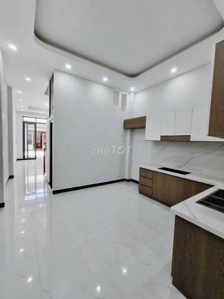 BÁN NHÀ GẦN CHỢ