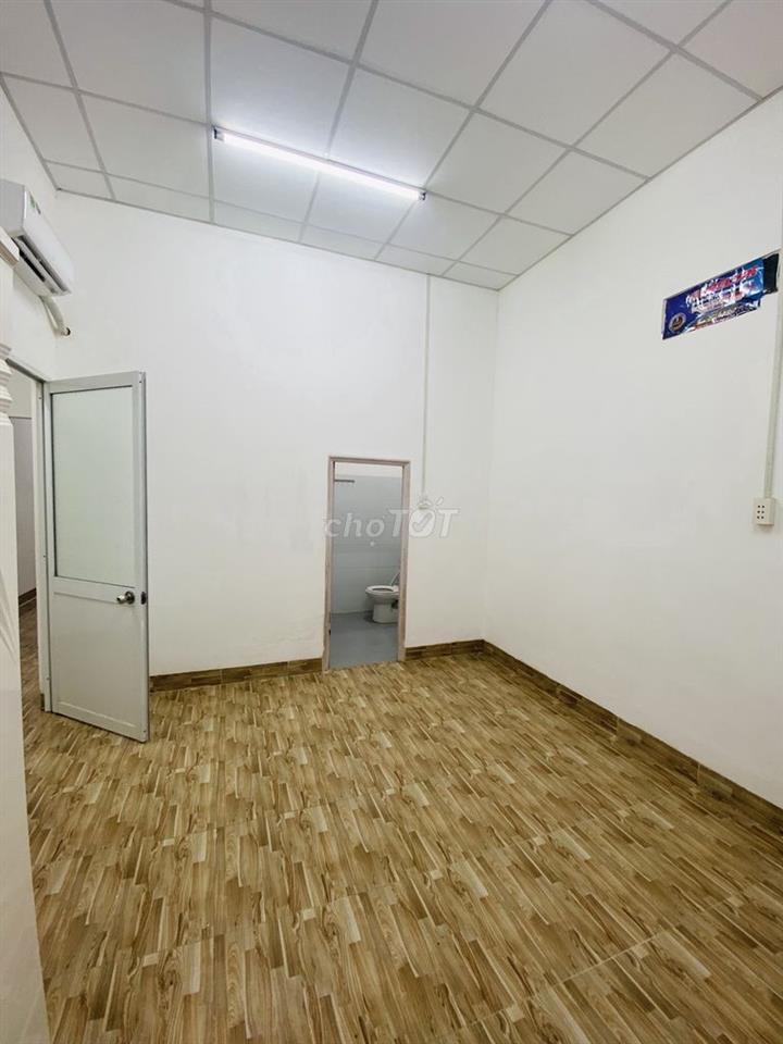 Chủ bán nhà 2,65 tỷ ở và buôn bán sổ hồng riêng