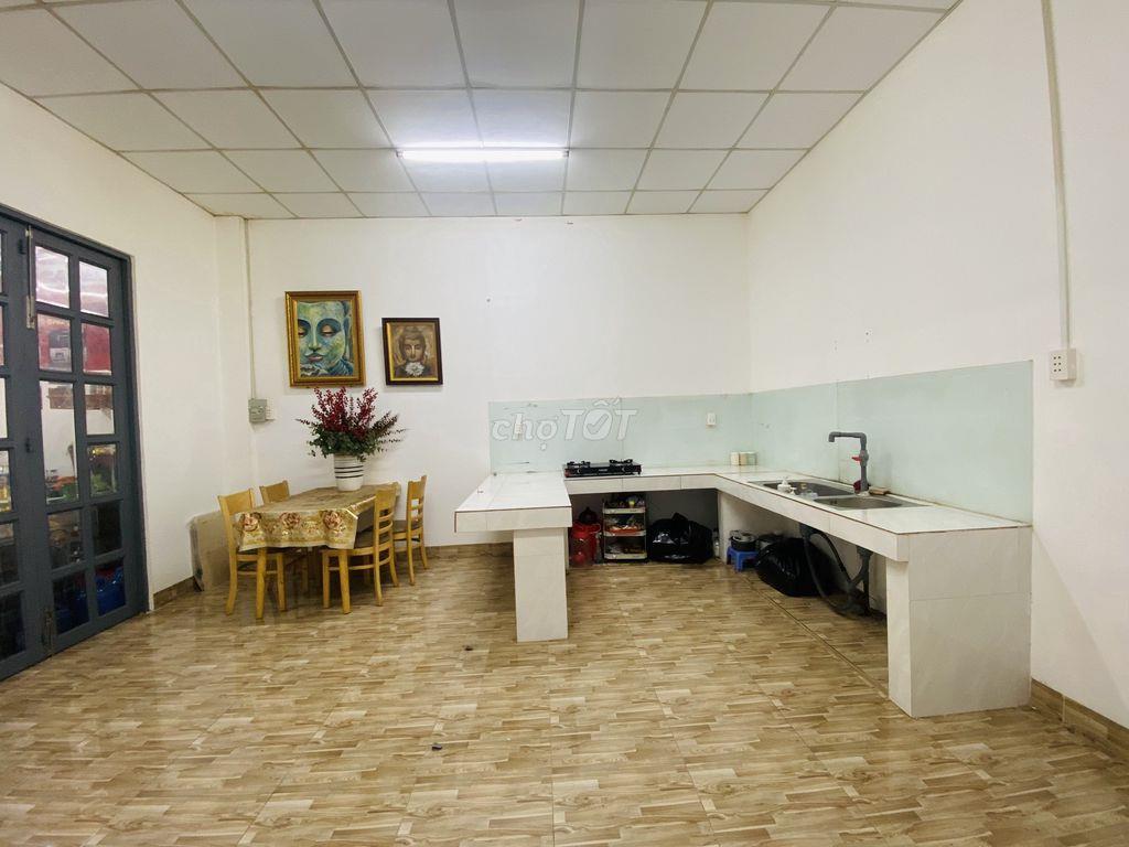 Chủ bán nhà 2,65 tỷ ở và buôn bán sổ hồng riêng