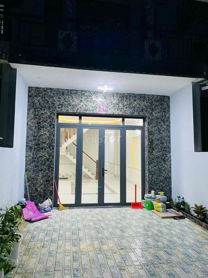 Bán nhà mặt tiền gần chợ Hưng Long, An Phú Tây
