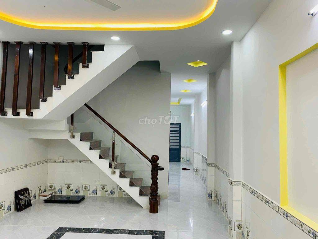 Bán nhà mặt tiền gần chợ Hưng Long, An Phú Tây