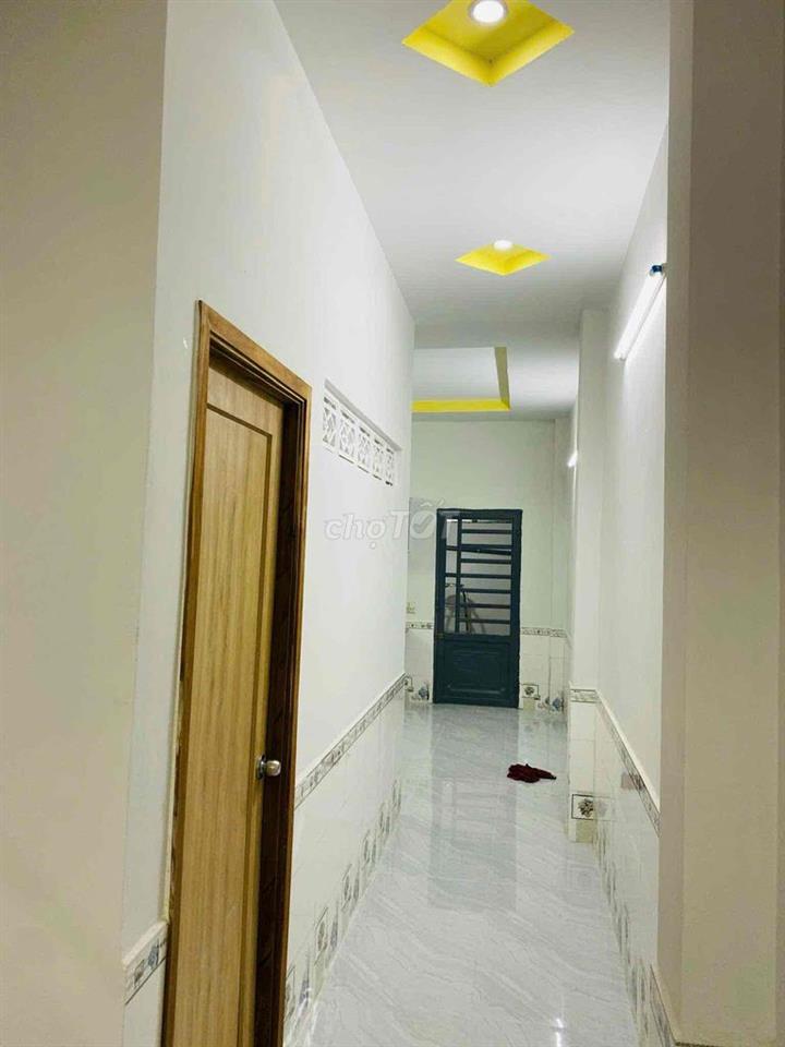 Bán nhà mặt tiền gần chợ Hưng Long, An Phú Tây