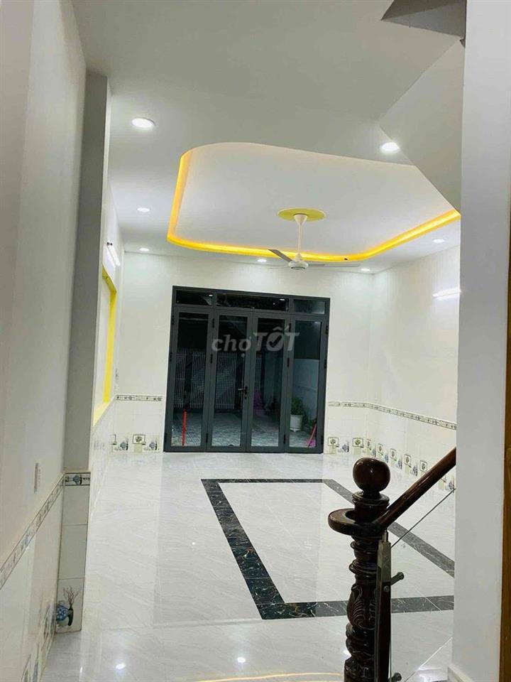 Bán nhà mặt tiền gần chợ Hưng Long, An Phú Tây