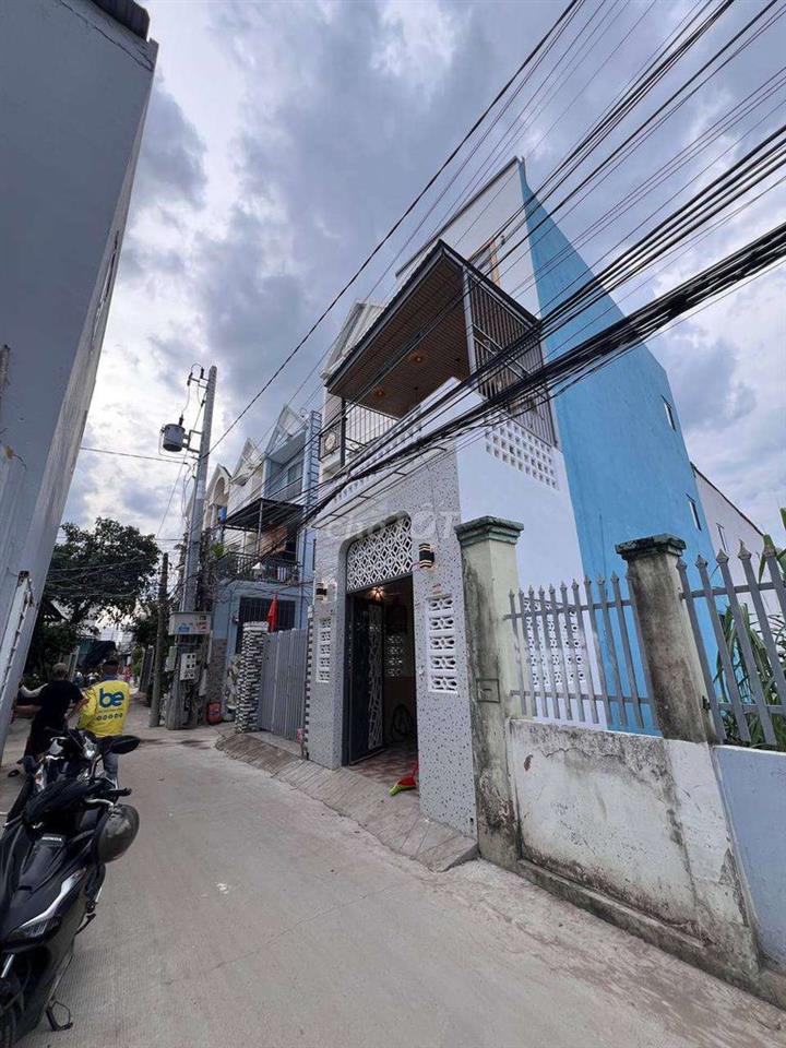 Nhà mặt tiền kinh doanh Ngã 3 Tân Kim QL50