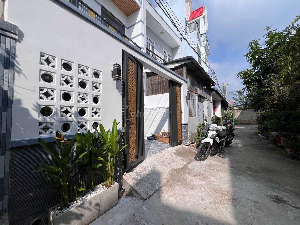 nhà mới ngay Ngã 3 Tân Kim QL50 5x16m 4PN 2WC