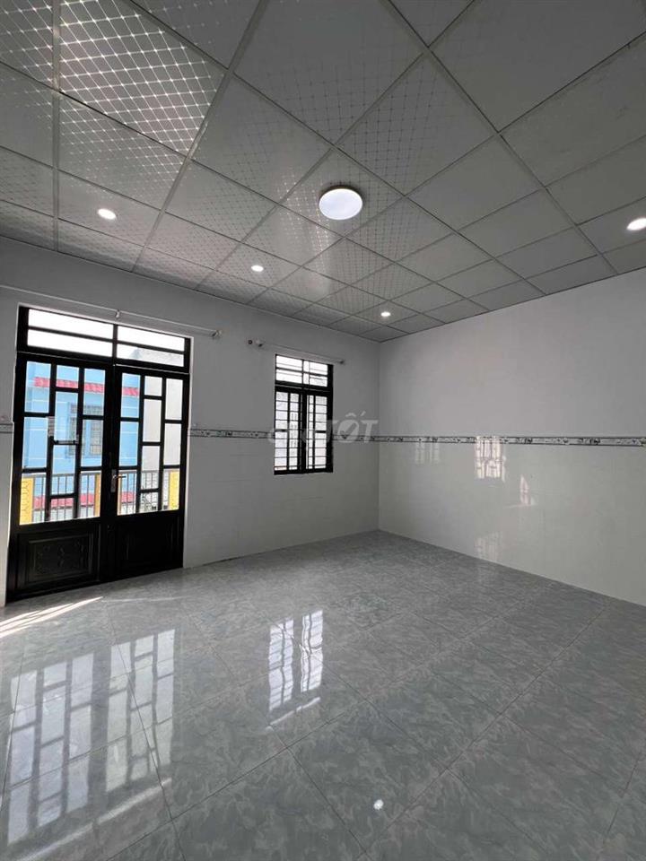 nhà mới ngay Ngã 3 Tân Kim QL50 5x16m 4PN 2WC