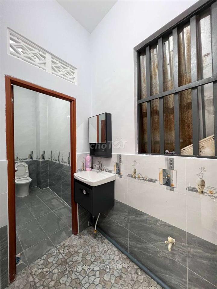 nhà mới ngay Ngã 3 Tân Kim QL50 5x16m 4PN 2WC