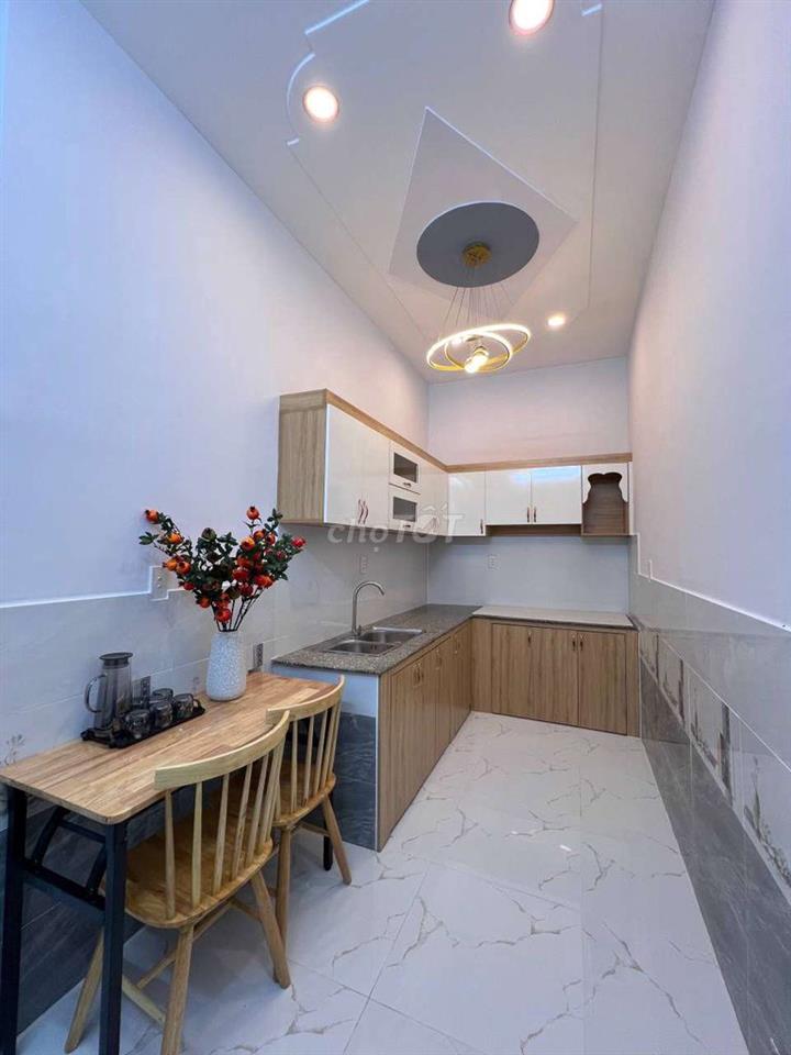 nhà mới ngay Ngã 3 Tân Kim QL50 5x16m 4PN 2WC