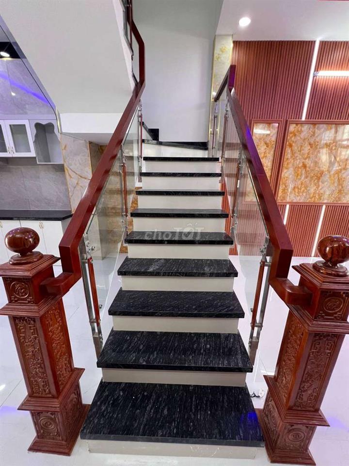 Nhà mới Ngã 3 Tân Kim QL50 đường xe hơi