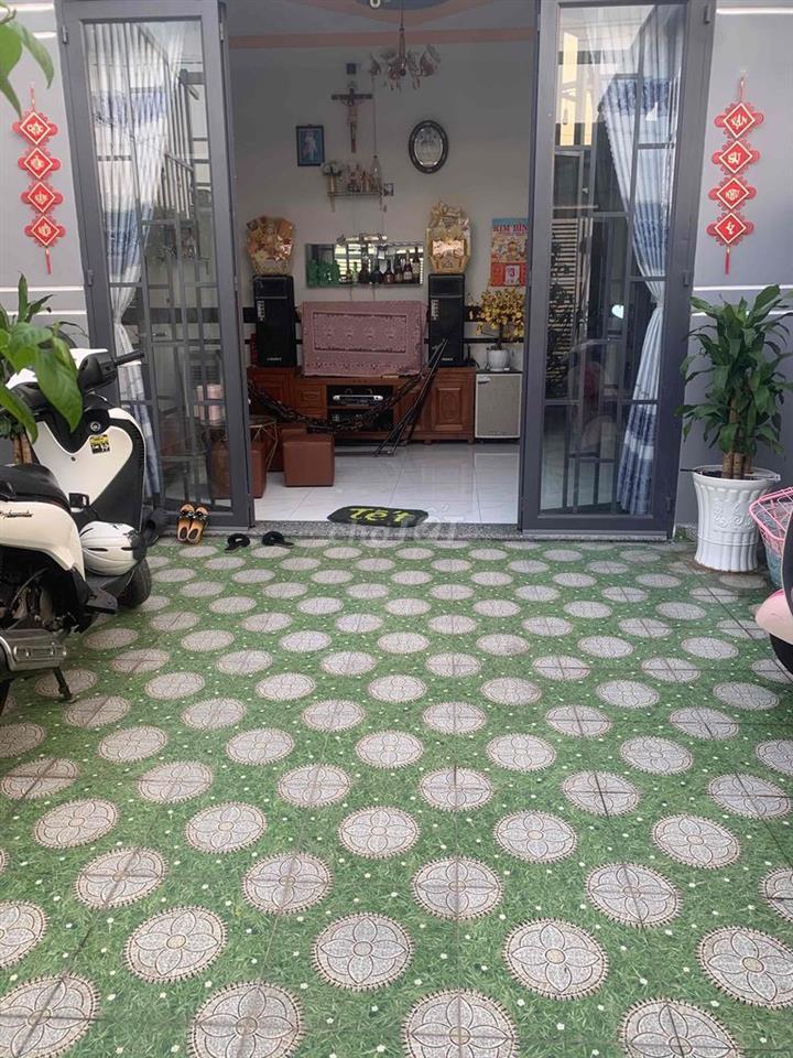 nha bán 85m(5mx17) cách chợ Mỹ hạnh nam 700m