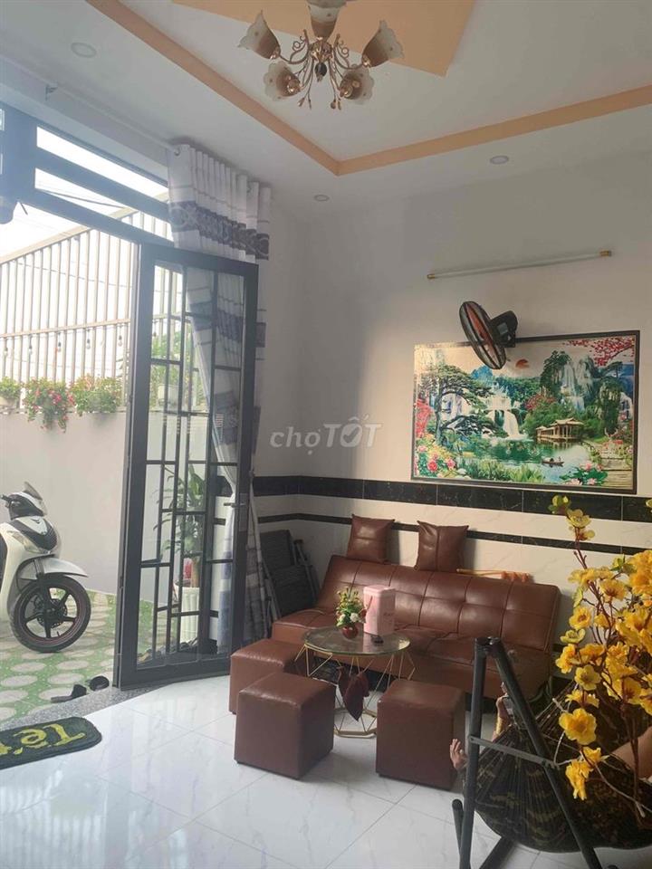 nha bán 85m(5mx17) cách chợ Mỹ hạnh nam 700m