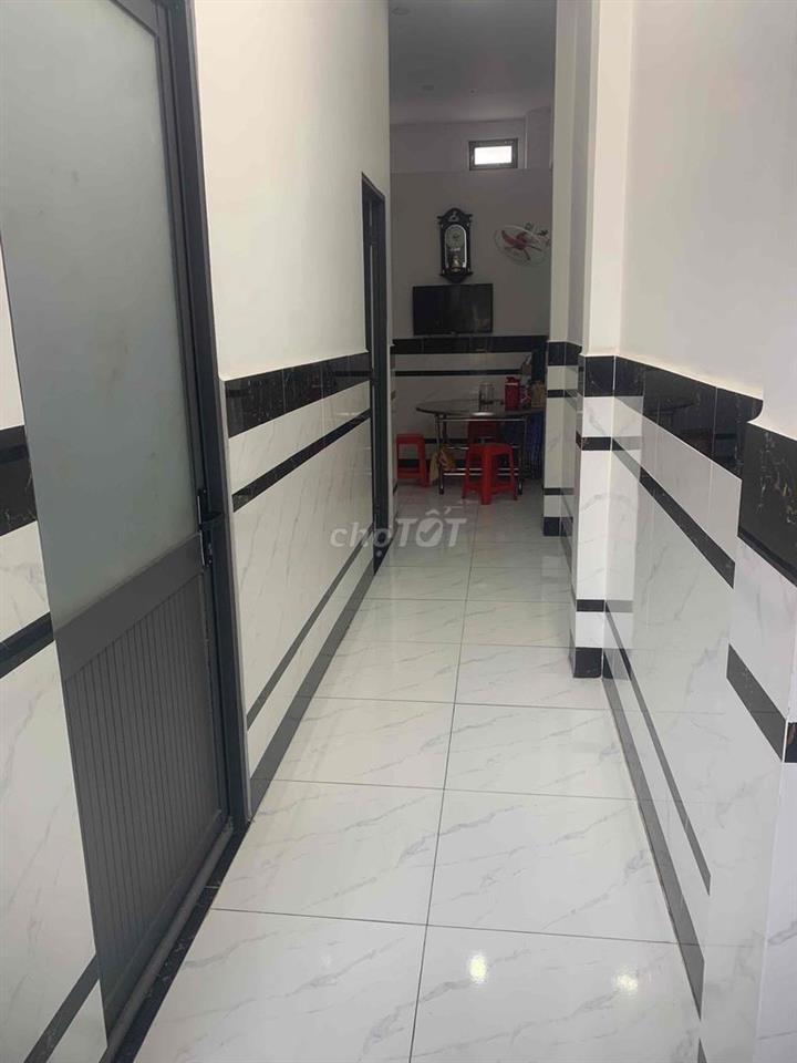 nha bán 85m(5mx17) cách chợ Mỹ hạnh nam 700m