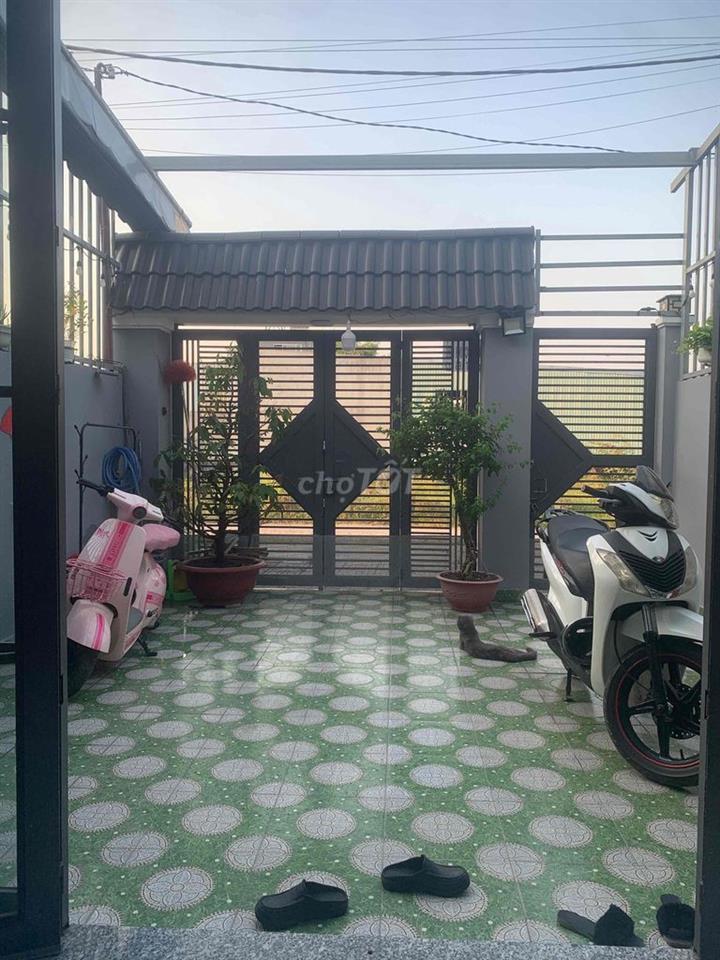 nha bán 85m(5mx17) cách chợ Mỹ hạnh nam 700m