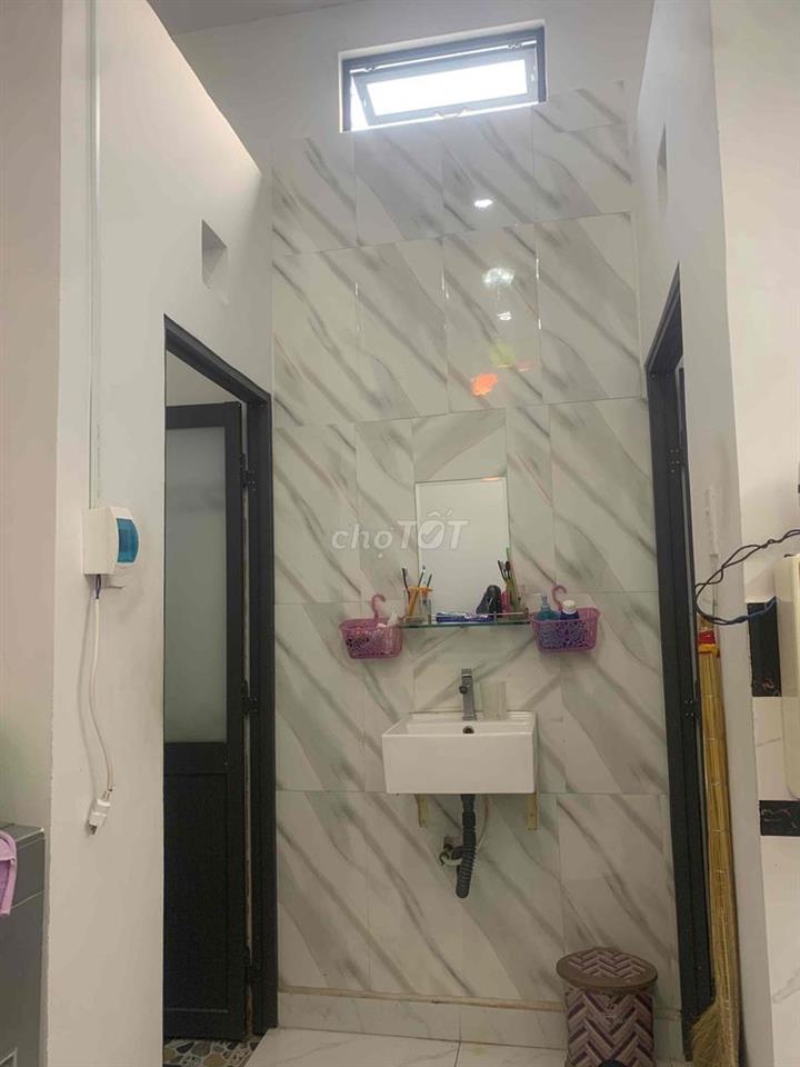 nha bán 85m(5mx17) cách chợ Mỹ hạnh nam 700m