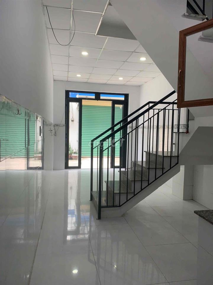 nhà bán 32m (4x8) tại khu dân cư hoàng gia Mỹ hạnh nam Trần Anh