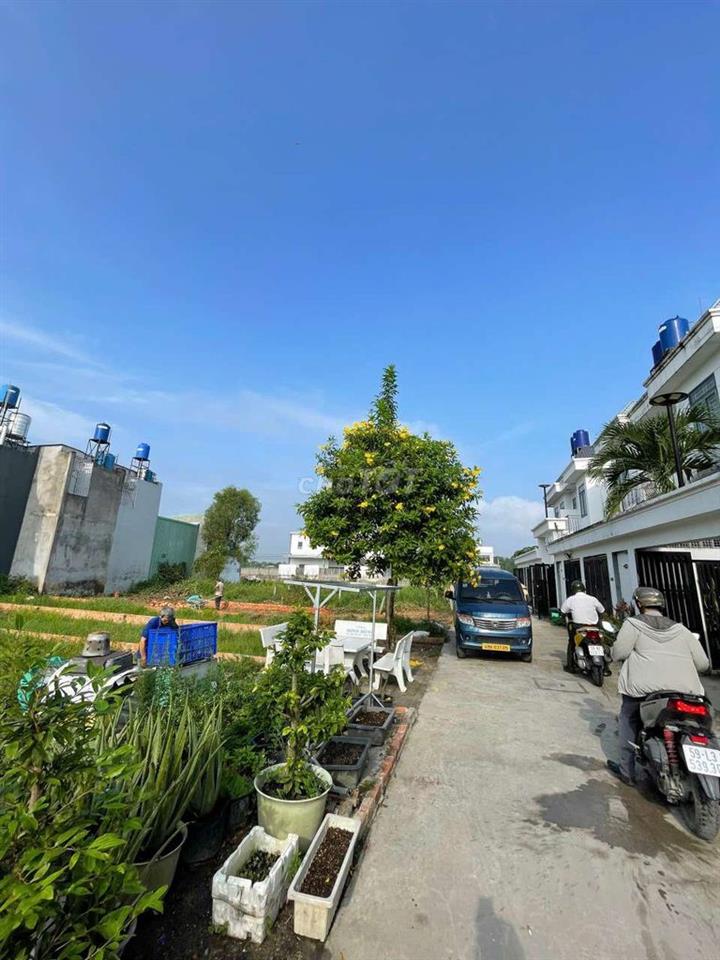 Lô đất Mỹ Hạnh Nam 4x20 giá 365Triệu giáp Hóc Môn
