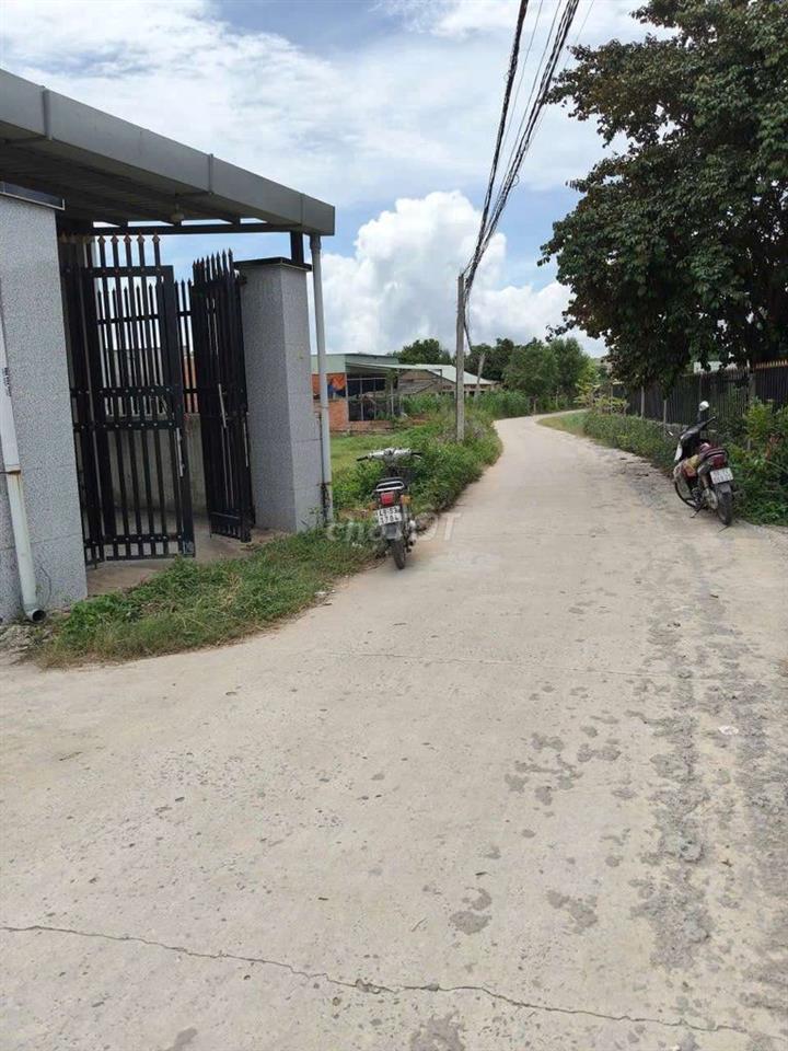 bán nhà và dất nở hậu
