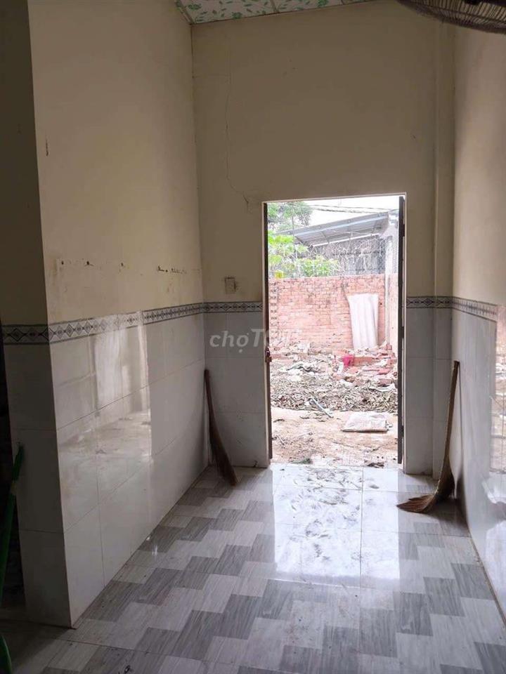 bán nhà và dất nở hậu