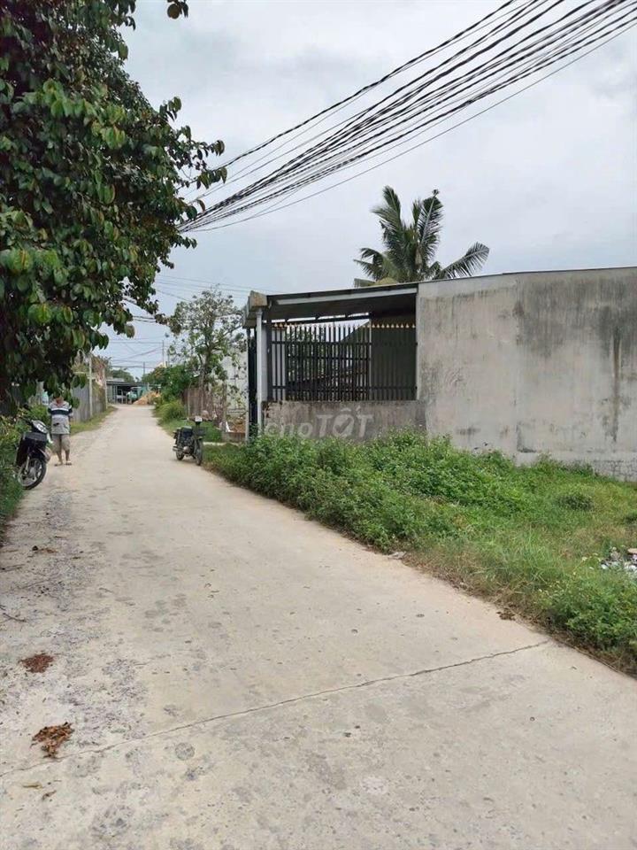 bán nhà và dất nở hậu