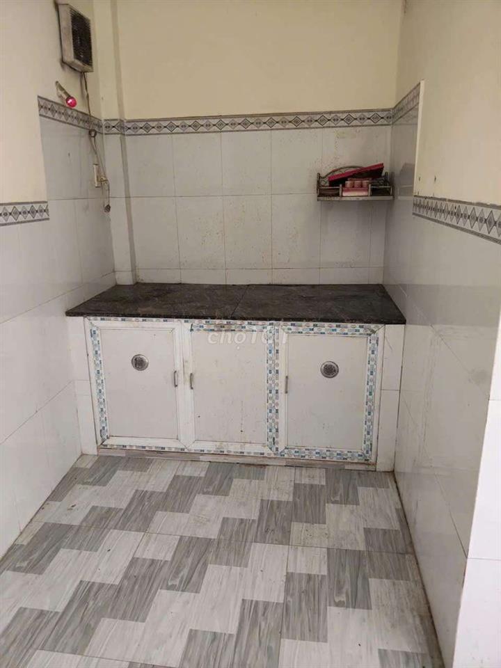 bán nhà và dất nở hậu