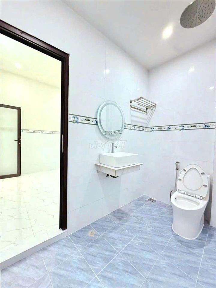 Nhà mới xây 140m² đất thổ nở hậu cực đẹp chỉ 1.9 tỷ