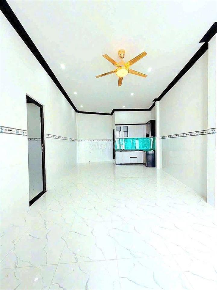 Nhà mới xây 140m² đất thổ nở hậu cực đẹp chỉ 1.9 tỷ