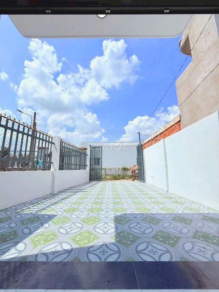 Nhà mới xây 140m² đất thổ nở hậu cực đẹp chỉ 1.9 tỷ