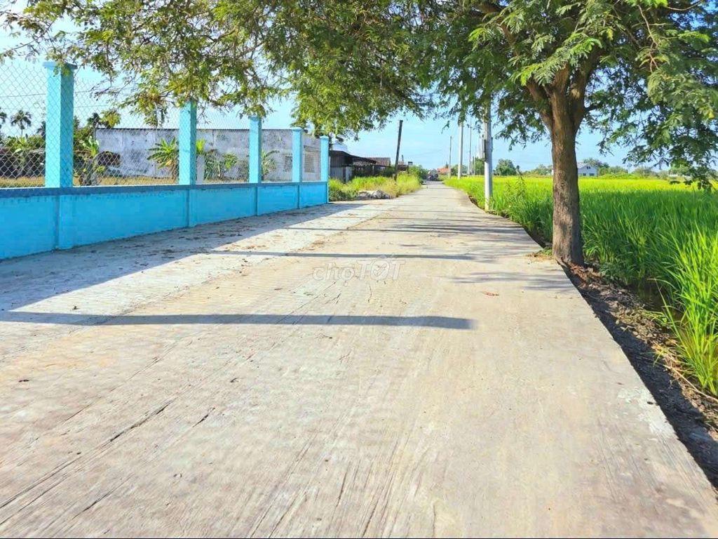 Bán lỗ, 140m2 đất thổ cư 5x 30m đường ô tô, chỉ 419tr