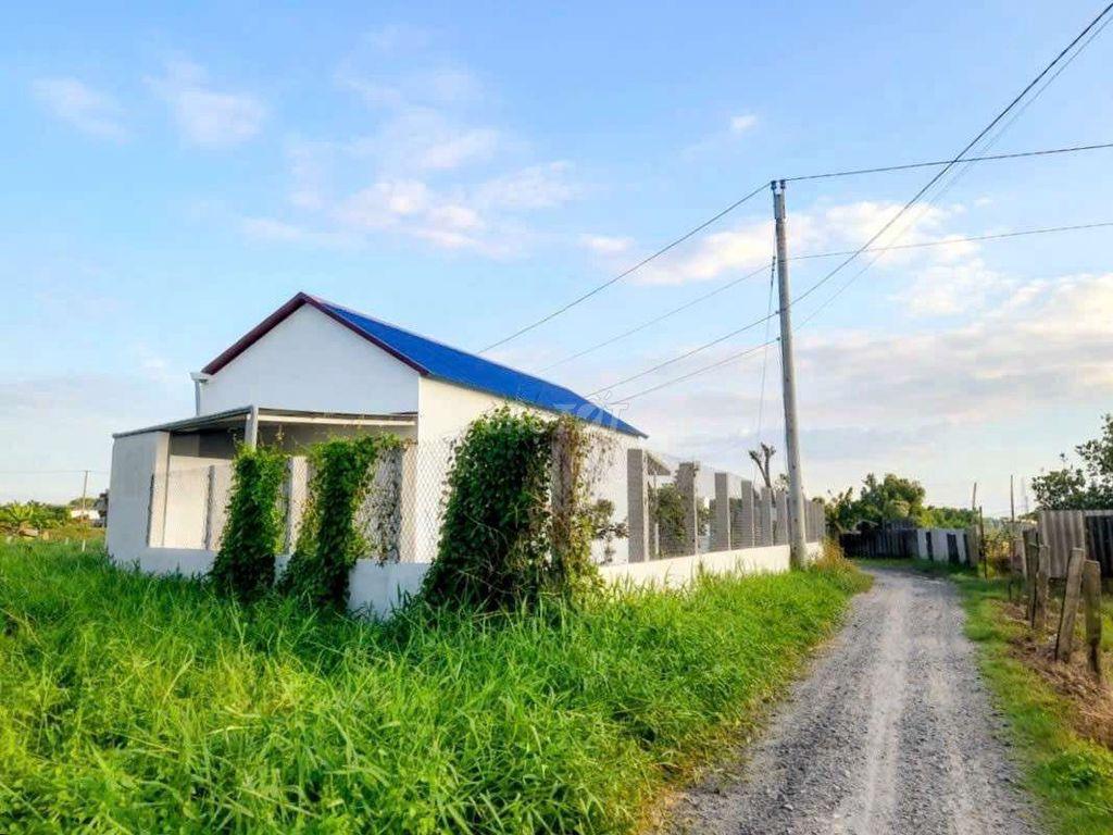 Hàng Thơm, chỉ 550 tr sở hữu 412m2 đất có thổ View Kênh
