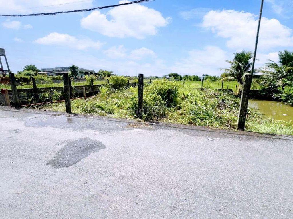 Đất xây nhà vườn làm kho, 1453m2 đất có 253m2 thổ, giá 2.2 tỷ