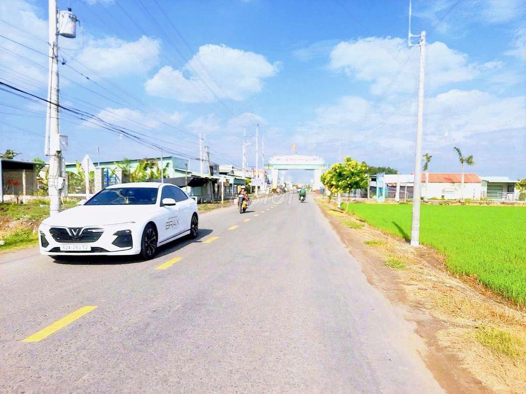Đất xây nhà vườn làm kho, 1453m2 đất có 253m2 thổ, giá 2.2 tỷ