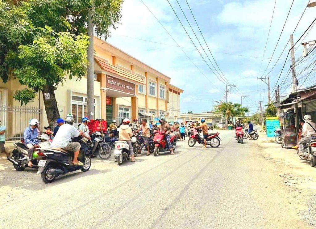 Hàng Vip, 135m² đất thổ đường nhựa Đăng Mỹ, 1.1 tỷ