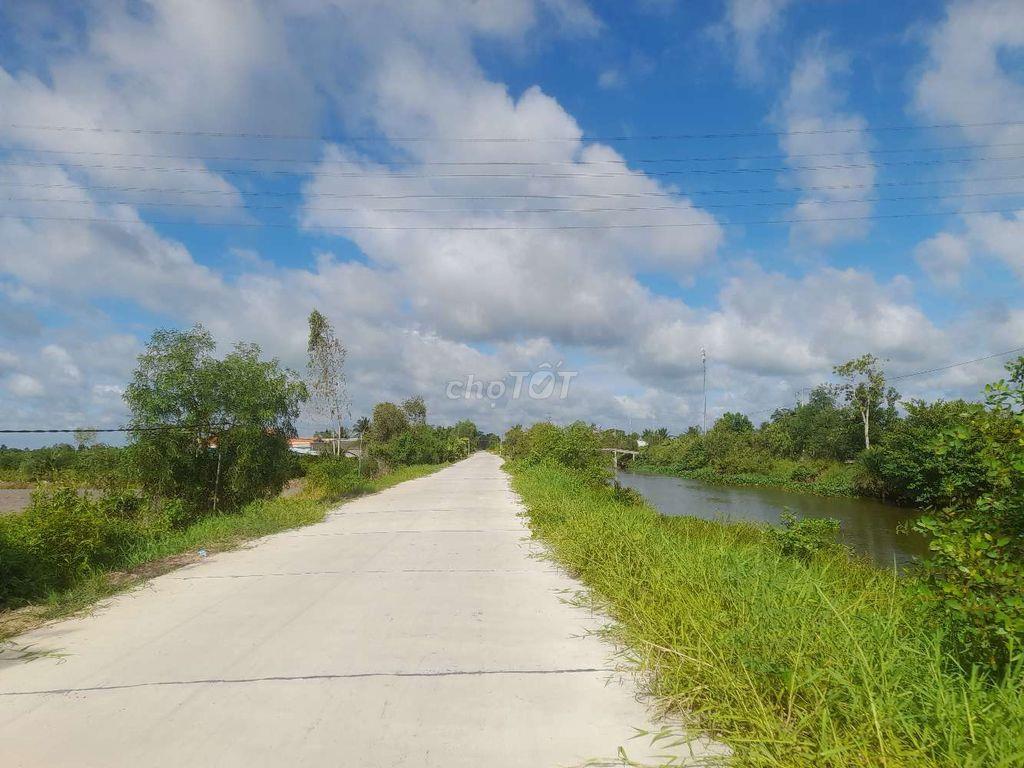 Hàng Vip, chỉ 399tr sở hữu 535m2 đất vườn View Kênh