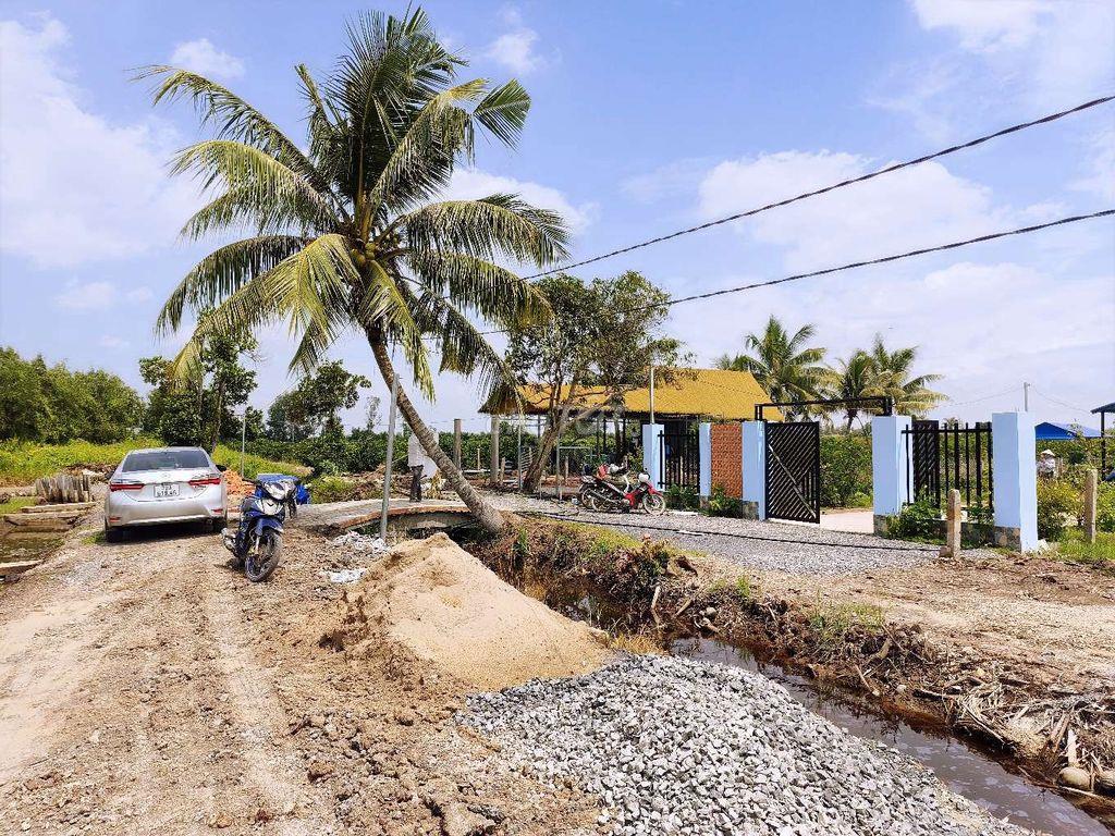 Nhà Vườn 500m2 View Kênh cực đẹp chỉ 950tr