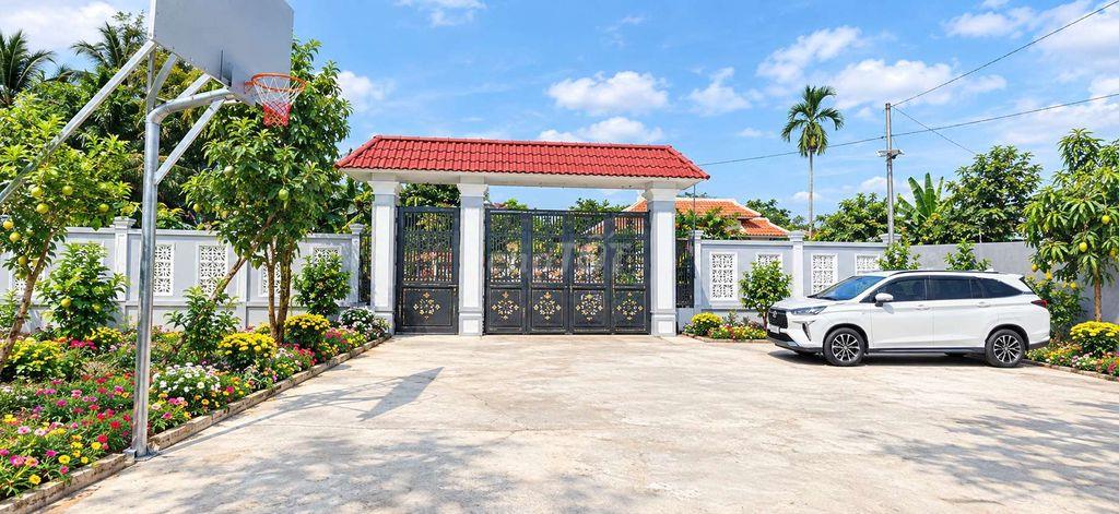 Siêu phẩm, nhà vườn 2473m2 có thổ cư view kênh cực đẹp