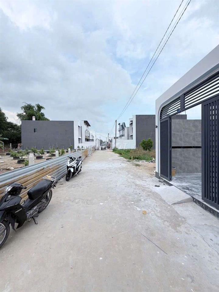NHÀ HOÀN CÔNG CHỈ TỪ 1ty nhận nhà 