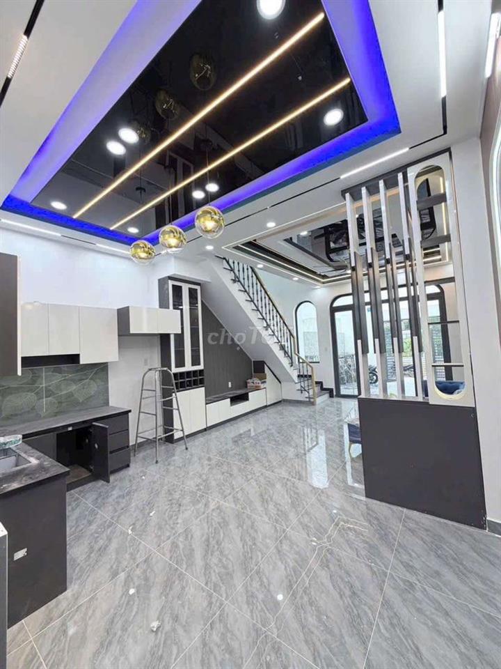 NHÀ HOÀN CÔNG CHỈ TỪ 1ty nhận nhà 